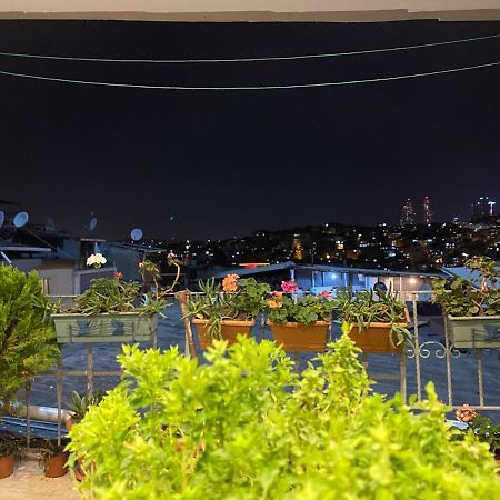 Moon Suit Taksim Istanboel Buitenkant foto